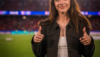 开云官网-助威男足，邦马蒂到诺坎普现场观看巴萨与马竞的首回合比赛