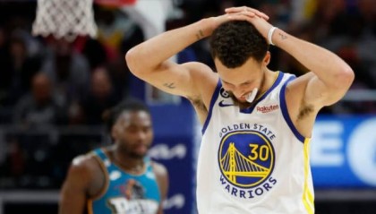 kaiyun-内外线防守被活塞捅穿 卫冕冠军到底怎么了？