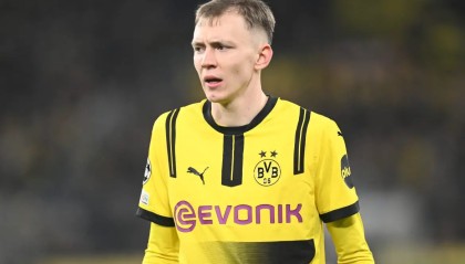 开云官网-德媒：布伦特福德仍在关注多特蒙德前锋拜尔，但转会可能性不大