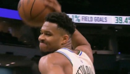 开云下载-里弗斯谈字母哥摔球：每个人都很沮丧，我宁愿他有这种情绪