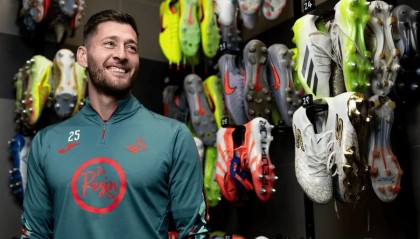 开云平台-斯旺西官方：签下前水晶宫功勋后卫沃德，效力至本赛季结束