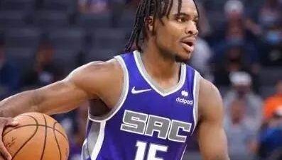 kaiyun-福克斯伤退国王仍取连胜 小史密斯在黄蜂涅槃重生