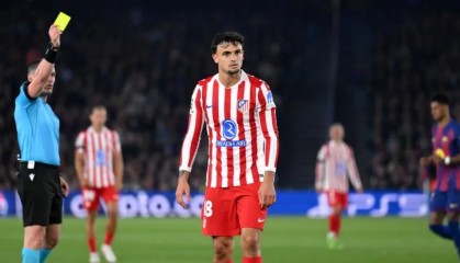 开云下载-世体：球已踢出并明显移动，视为门球开出，普比尔应被判点