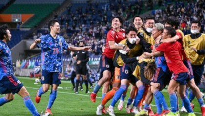 开云下载-【12强赛】浅野拓磨造绝杀乌龙 日本2比1澳大利亚